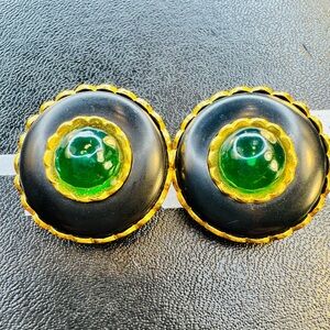 Chanel Vintage Gripoix Clip On Earrings (LIVE SHOWING)